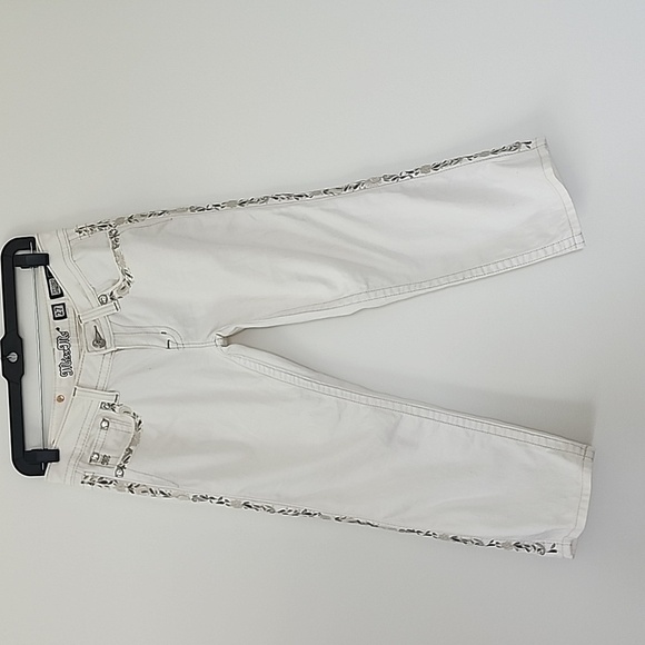 Miss Me Low Rise Denim Capri embellished in white Size 27 - Picture 1 of 12